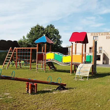 Hotel Nekla 3*