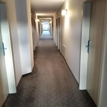 فندق Hotel Nekla 3*